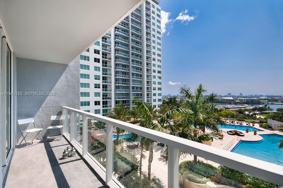 VIZCAYNE SOUTH CONDO - Residential