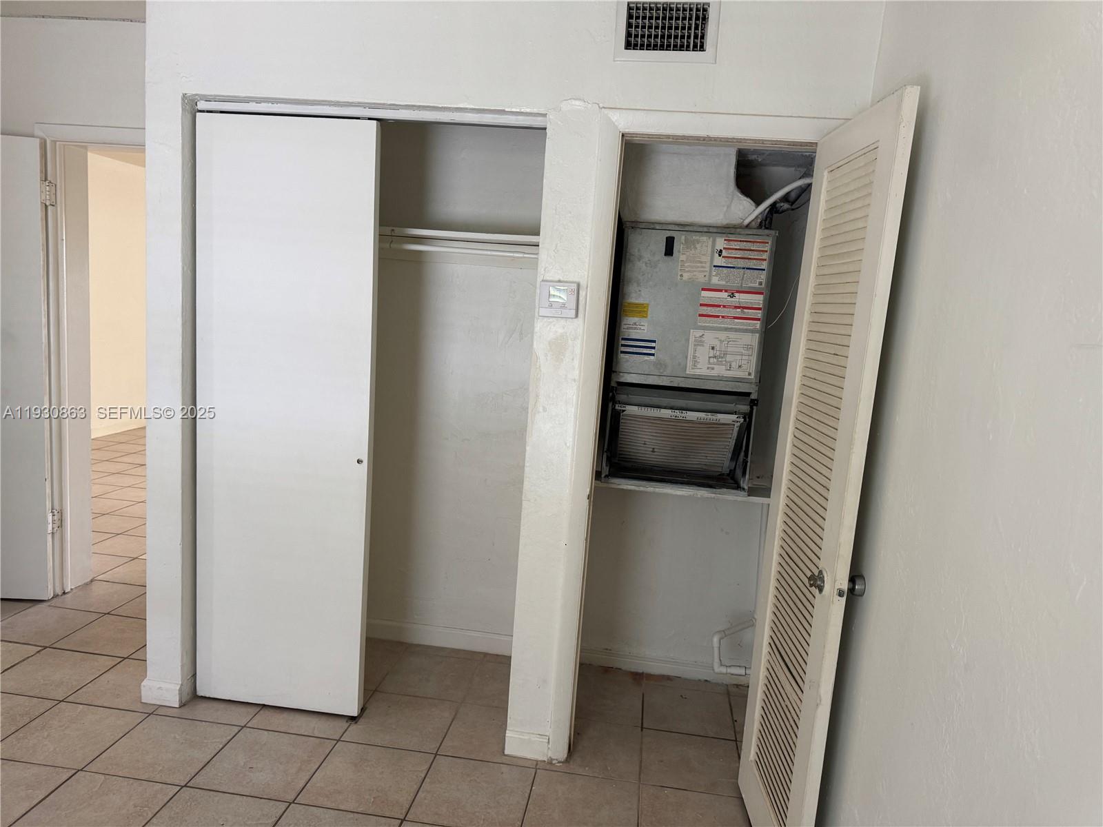 THE KENSINGTON CONDO - Residential Lease