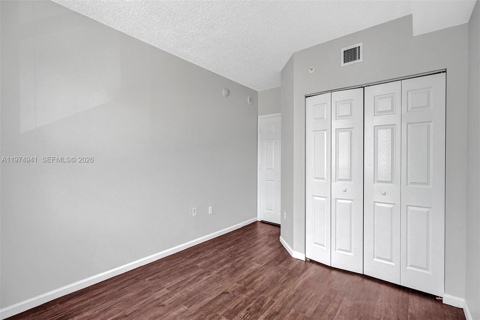 PORTO BELLAGIO CONDO - Residential