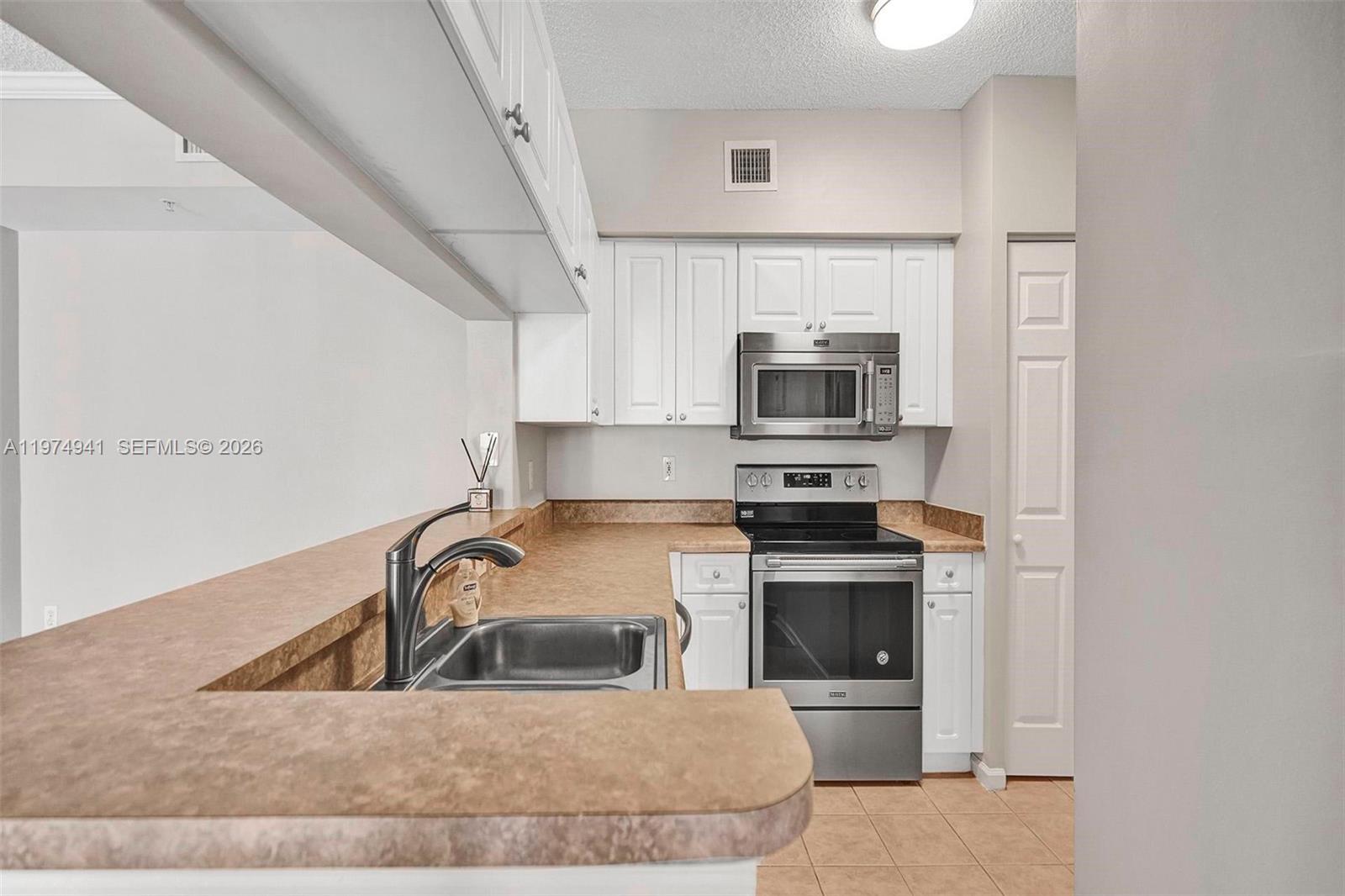 PORTO BELLAGIO CONDO - Residential