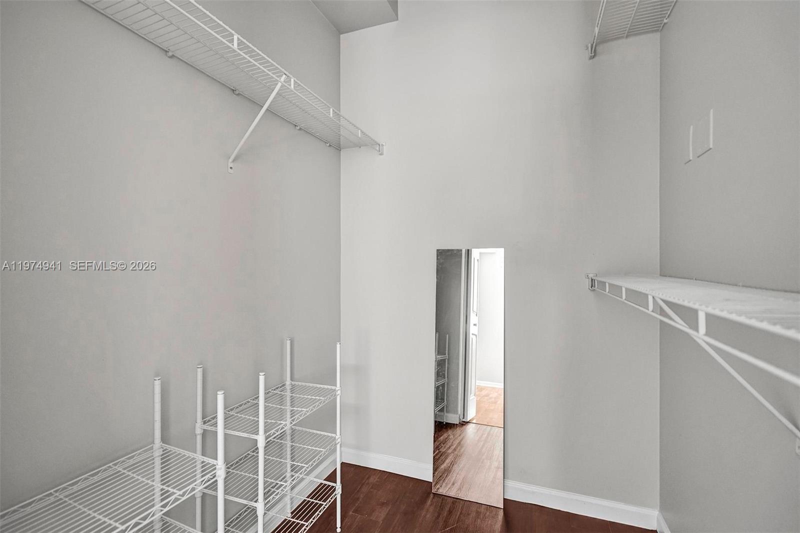 PORTO BELLAGIO CONDO - Residential