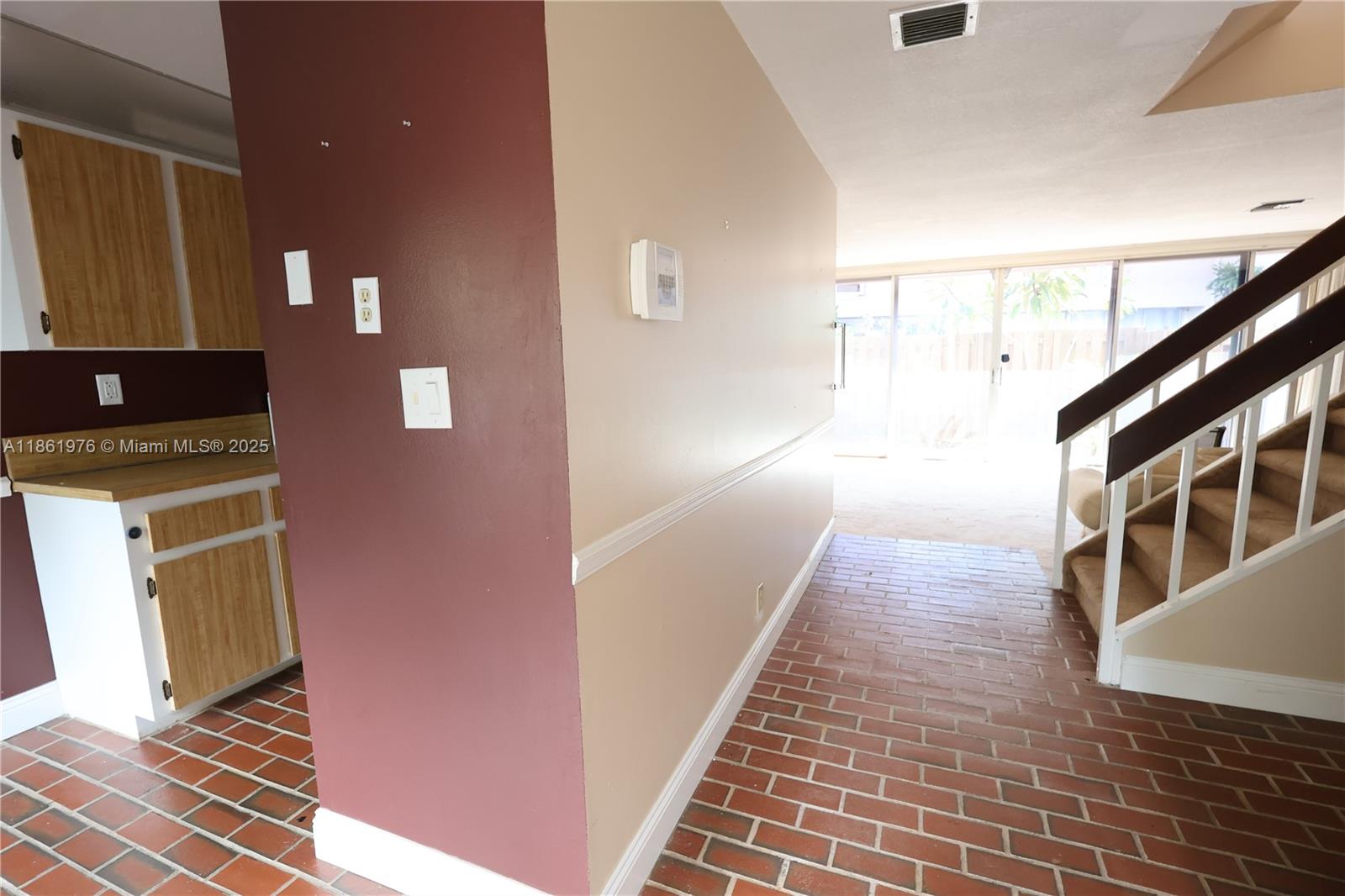 View photos, virtual tours, details... 865 NW 80th Ter 6