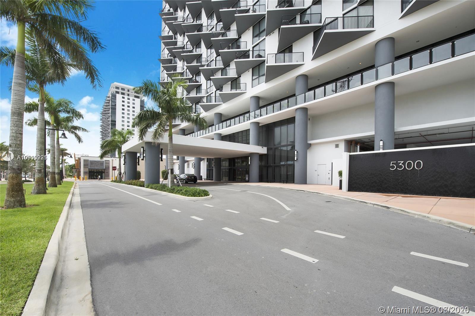 DOWNTOWN DORAL - Residential