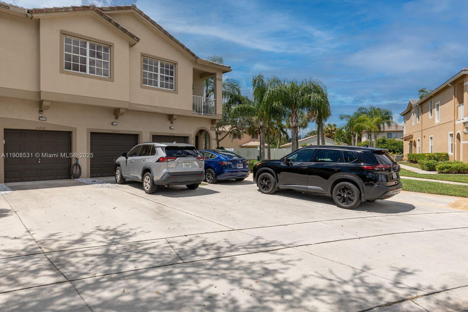 BANYAN BAY CONDO - Residential