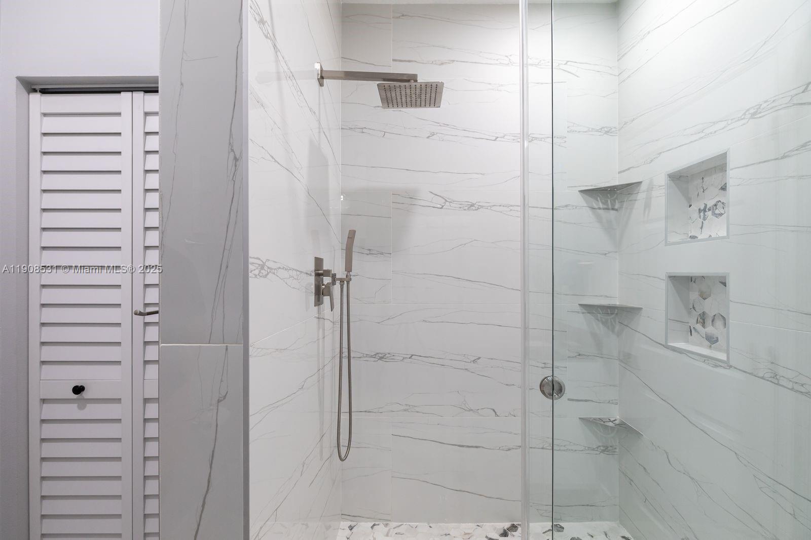 BANYAN BAY CONDO - Residential