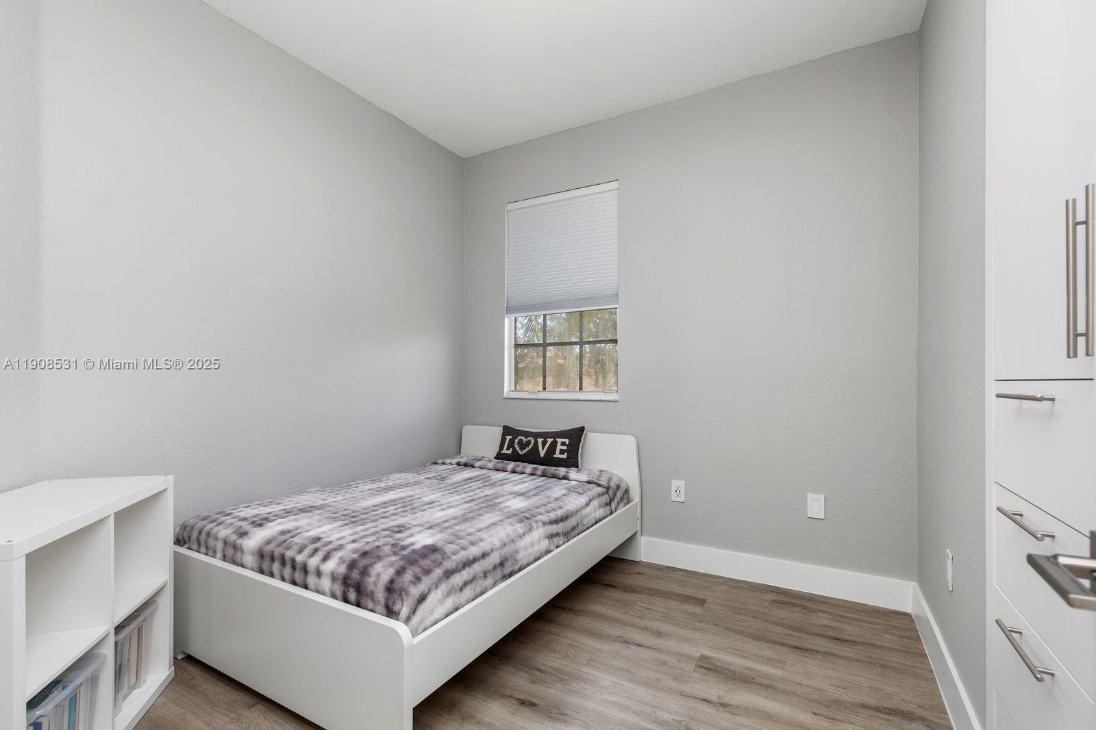 BANYAN BAY CONDO - Residential