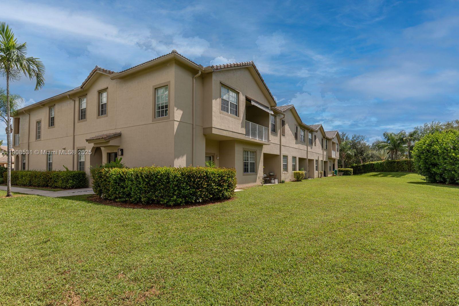 BANYAN BAY CONDO - Residential