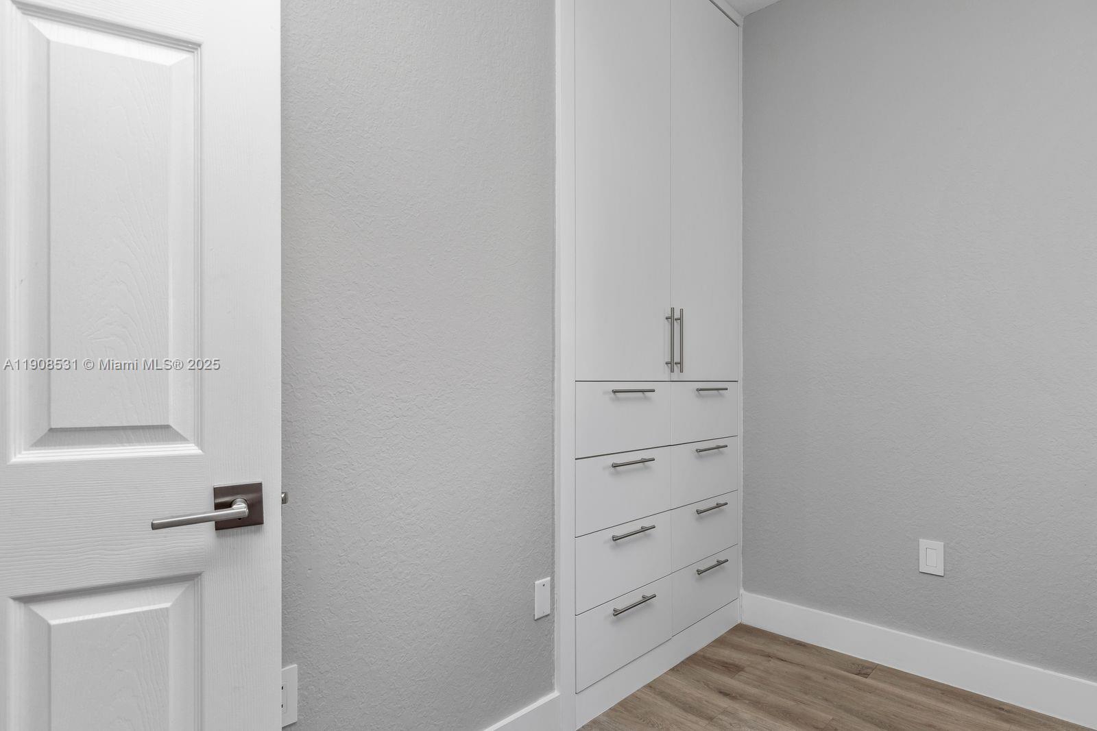 BANYAN BAY CONDO - Residential