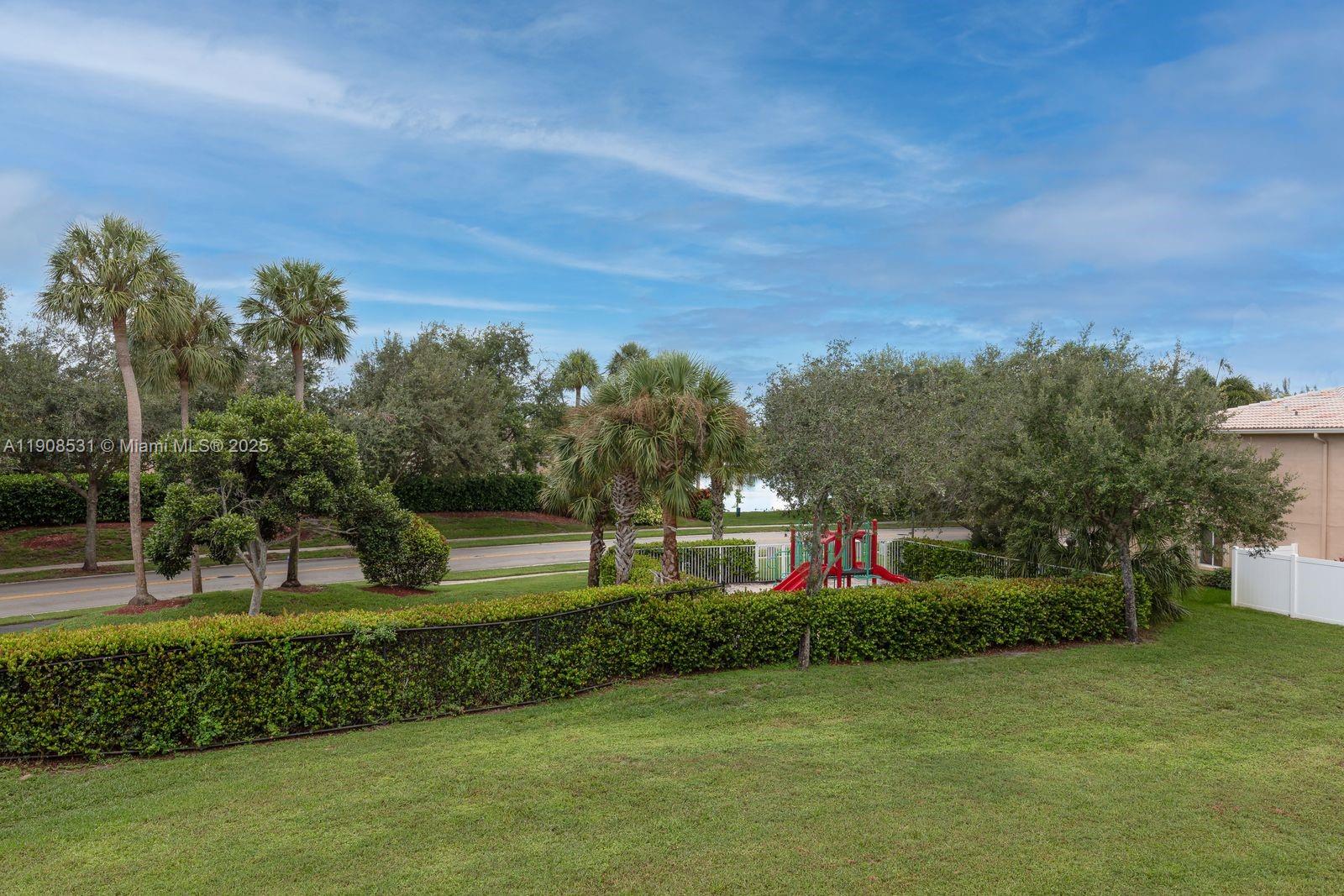 BANYAN BAY CONDO - Residential