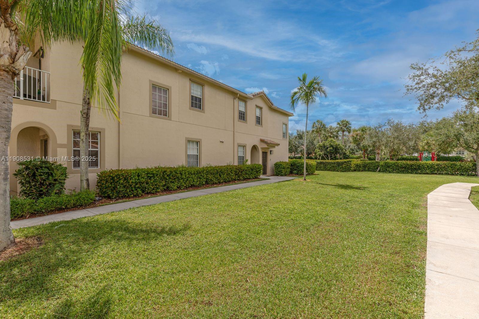BANYAN BAY CONDO - Residential