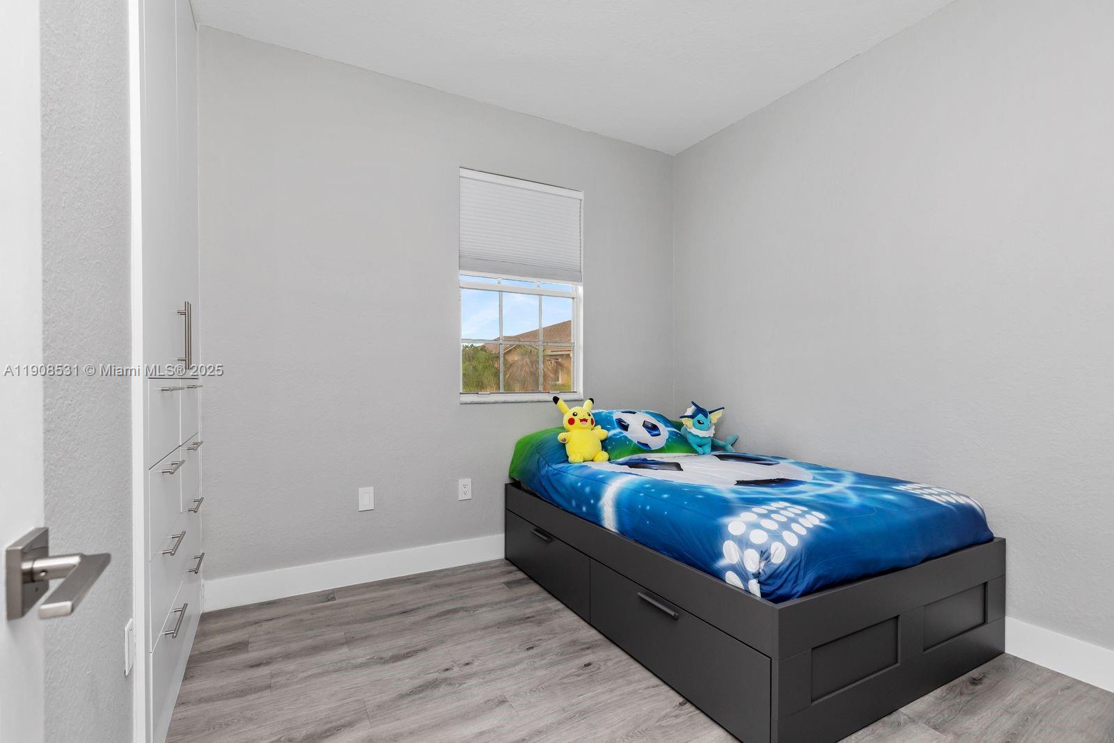 BANYAN BAY CONDO - Residential