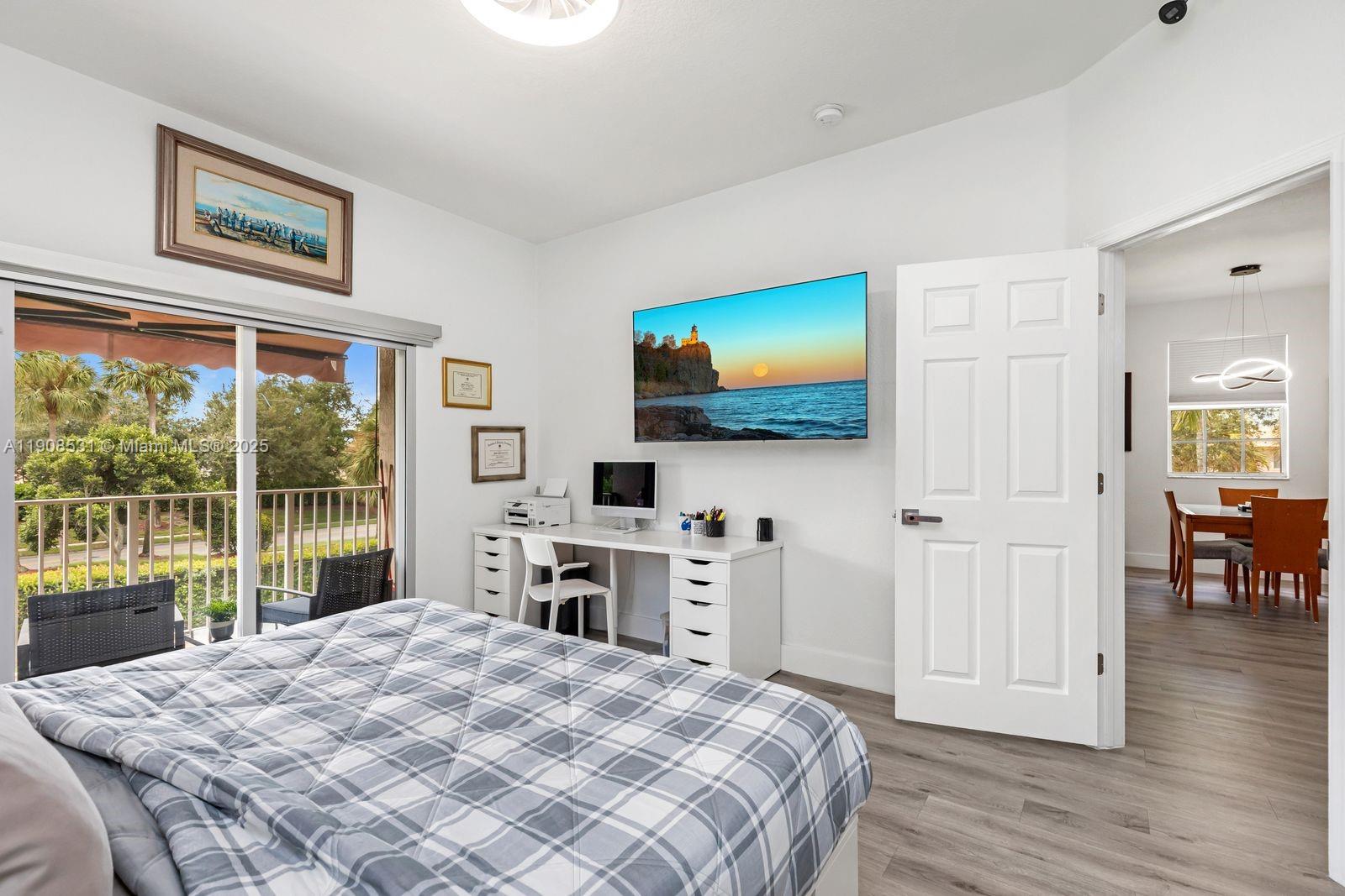 BANYAN BAY CONDO - Residential