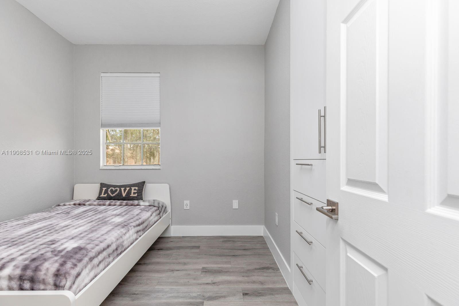 BANYAN BAY CONDO - Residential