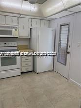 POLYNESIAN GARDENS CONDOM - Residential Lease