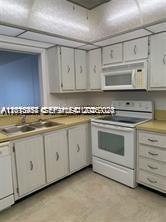 POLYNESIAN GARDENS CONDOM - Residential Lease