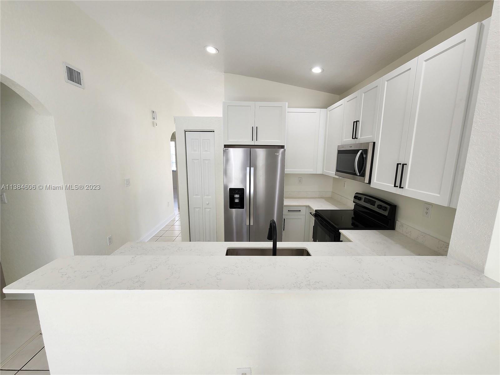 PARCEL D AT SUNSET LAKES - Residential Lease