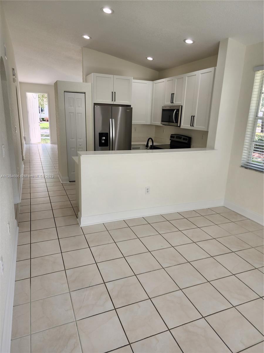 PARCEL D AT SUNSET LAKES - Residential Lease