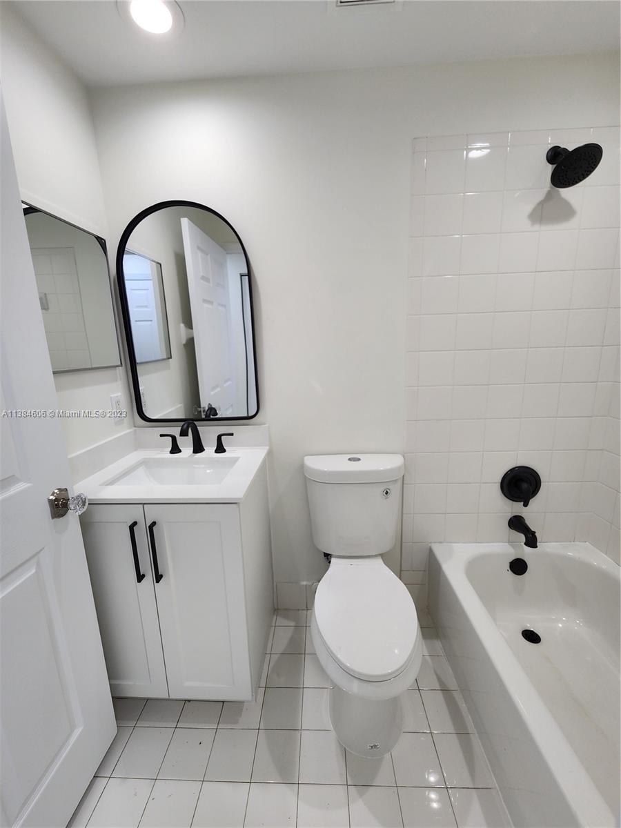 PARCEL D AT SUNSET LAKES - Residential Lease