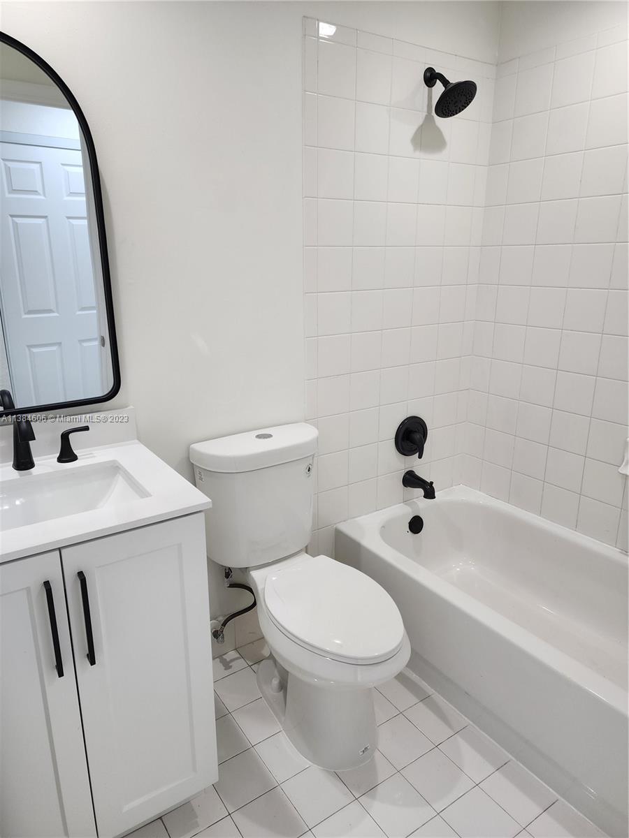 PARCEL D AT SUNSET LAKES - Residential Lease