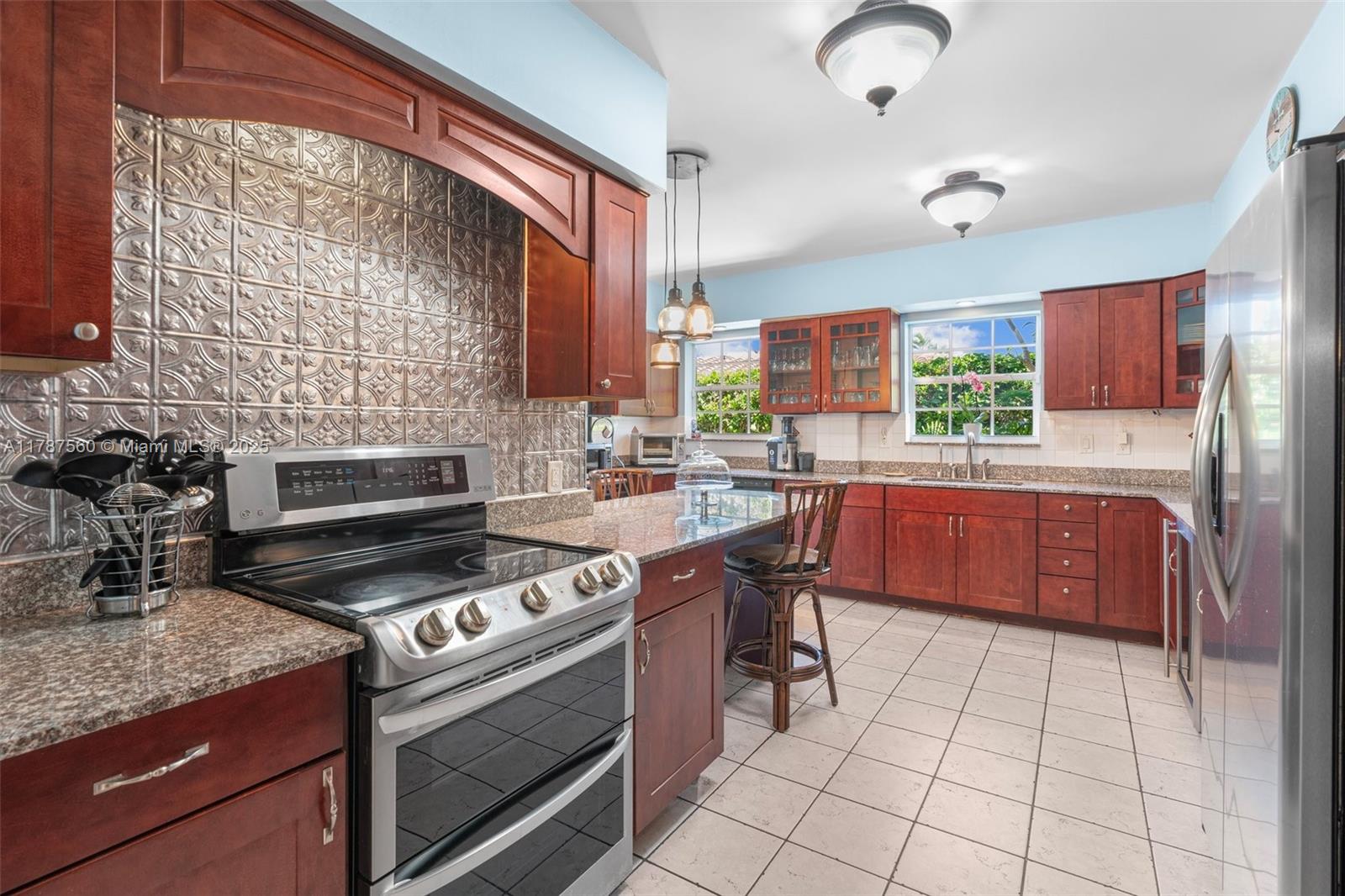 COVE 5TH SEC - Residential