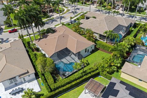 Tiny photo for 2556 Eagle Run Ln, Weston, FL 33327 (MLS # A12004305)