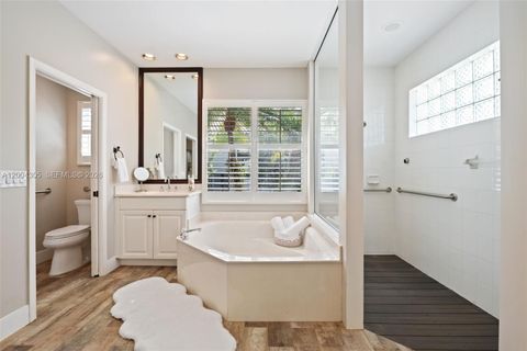 Tiny photo for 2556 Eagle Run Ln, Weston, FL 33327 (MLS # A12004305)