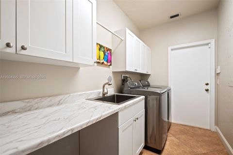 Tiny photo for 2556 Eagle Run Ln, Weston, FL 33327 (MLS # A12004305)