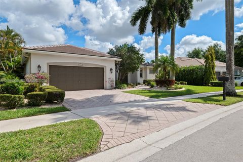 Tiny photo for 2556 Eagle Run Ln, Weston, FL 33327 (MLS # A12004305)