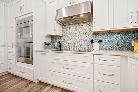 Tiny photo for 2556 Eagle Run Ln, Weston, FL 33327 (MLS # A12004305)