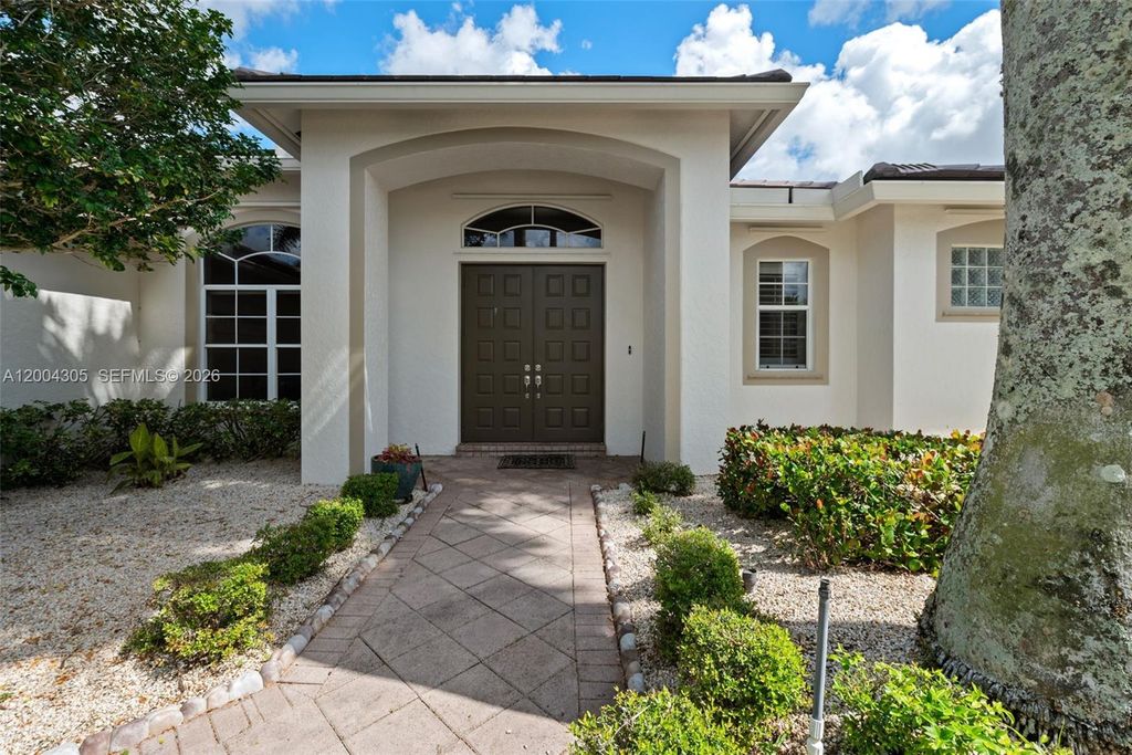 Photo of 2556 Eagle Run Ln, Weston, FL 33327 (MLS # A12004305)