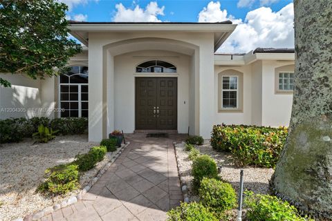 Tiny photo for 2556 Eagle Run Ln, Weston, FL 33327 (MLS # A12004305)