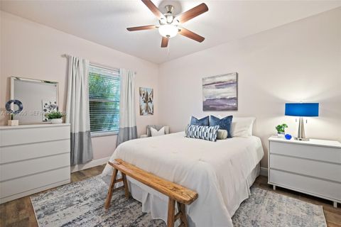 Tiny photo for 2556 Eagle Run Ln, Weston, FL 33327 (MLS # A12004305)