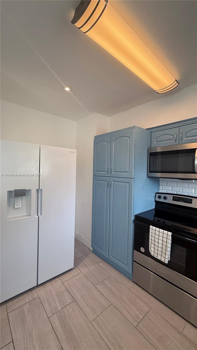 ALTOS DEL MAR NO 3 - Residential Lease