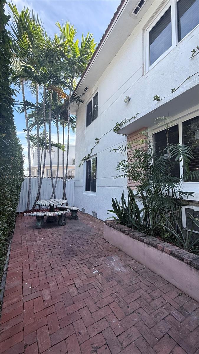 ALTOS DEL MAR NO 3 - Residential Lease