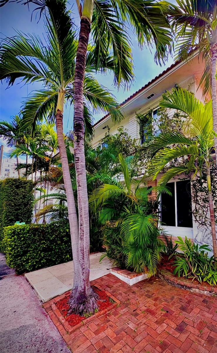 ALTOS DEL MAR NO 3 - Residential Lease