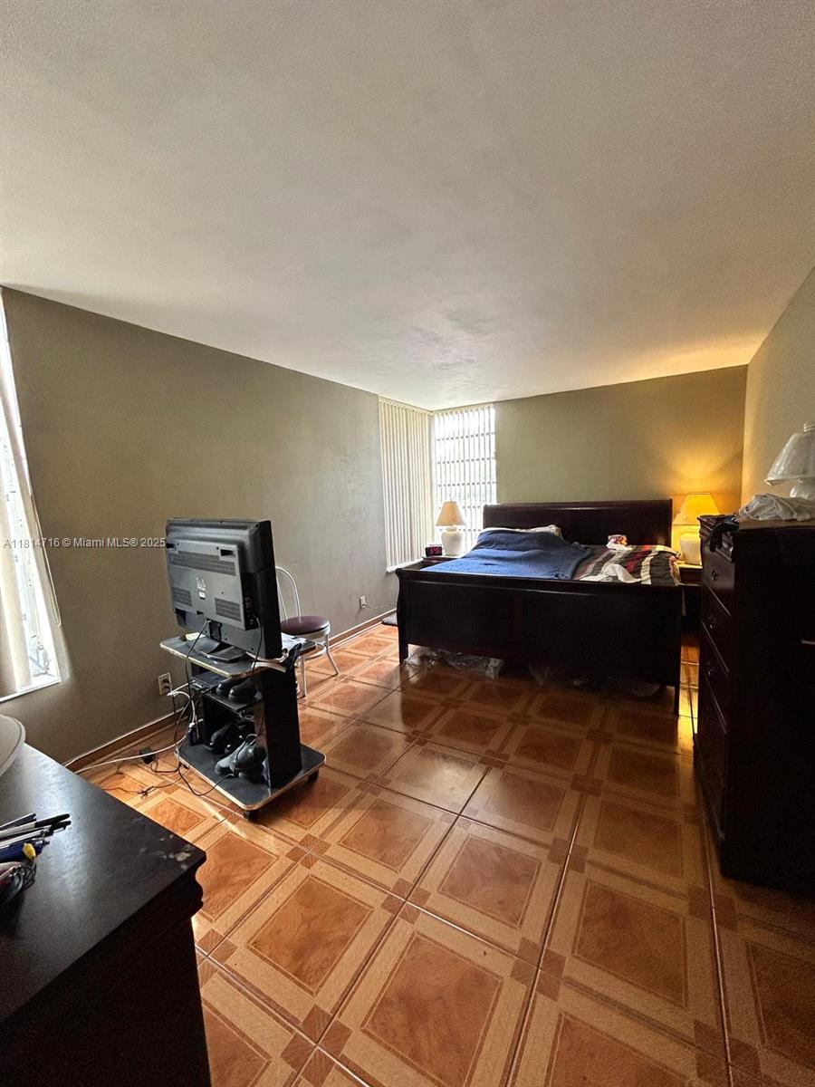 LAKE PARK CONDO NO 1 - BL - Residential