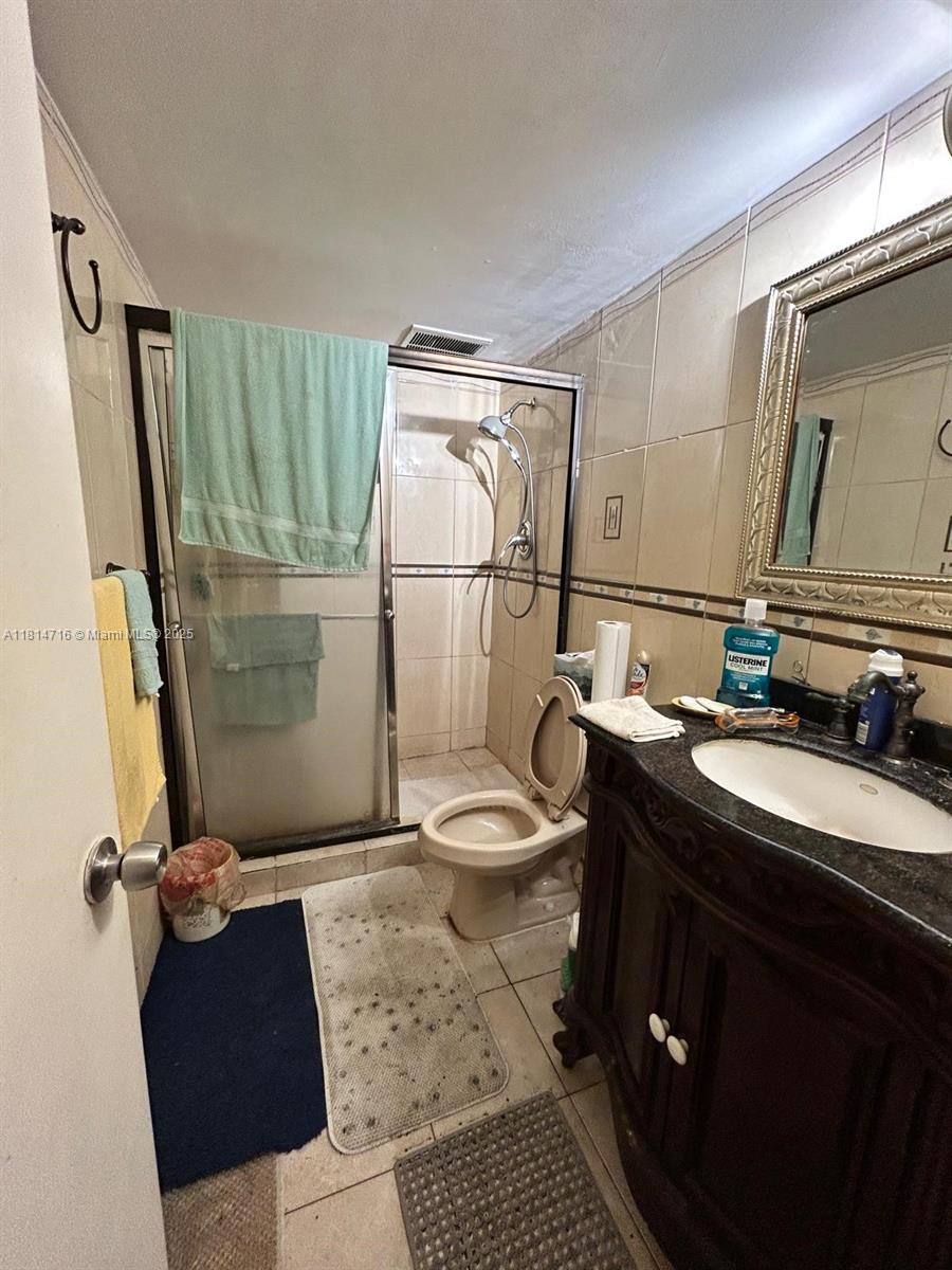 LAKE PARK CONDO NO 1 - BL - Residential