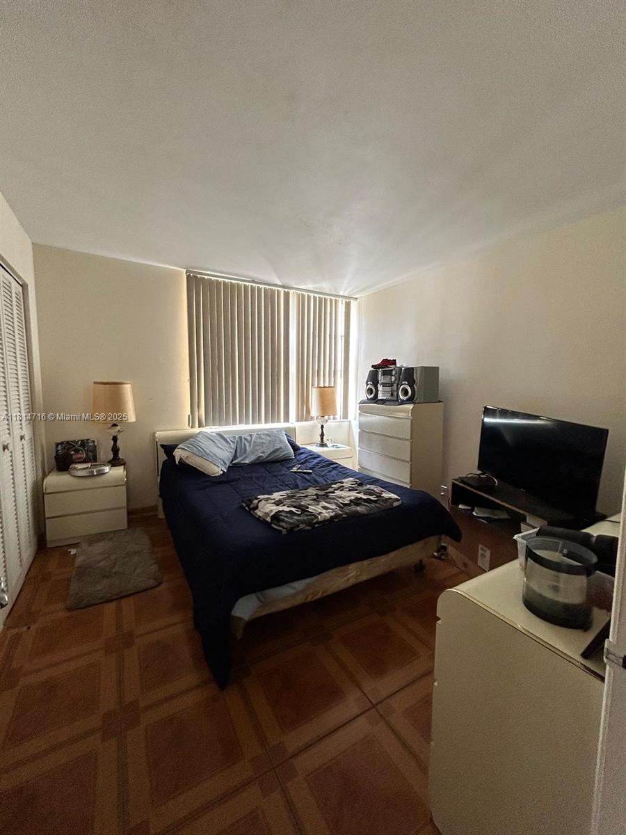 LAKE PARK CONDO NO 1 - BL - Residential