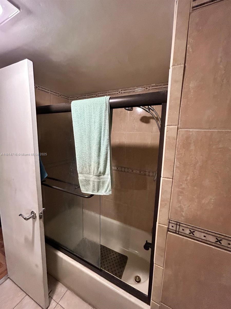 LAKE PARK CONDO NO 1 - BL - Residential