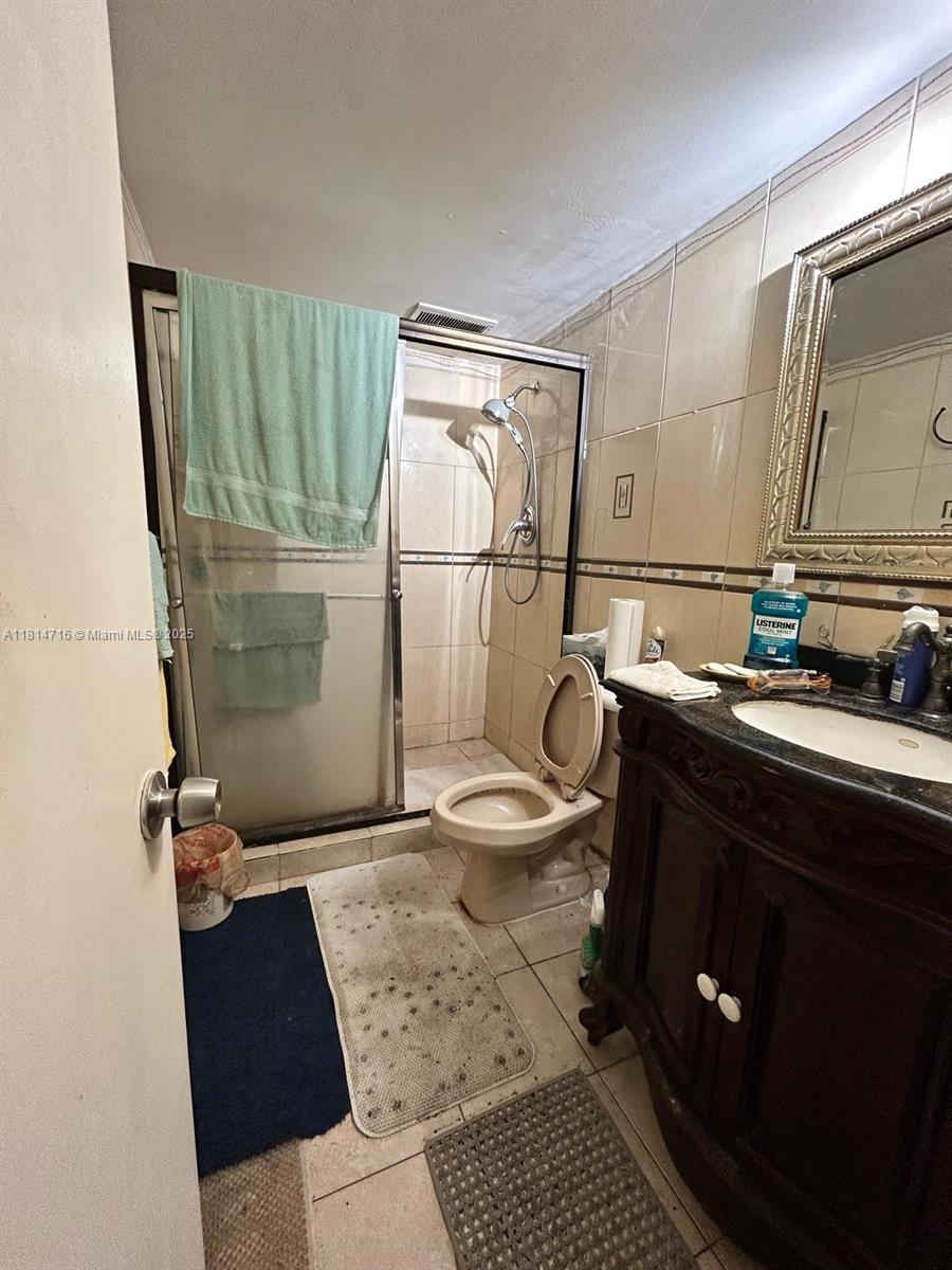 LAKE PARK CONDO NO 1 - BL - Residential