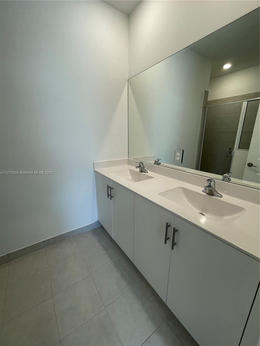 Corsica - Residential Lease