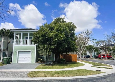 Photo of 390 NE 35th Ave, Homestead, FL 33033 (MLS # A12006220)