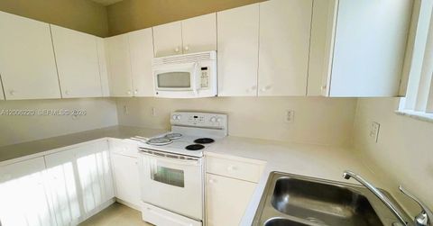 Tiny photo for 390 NE 35th Ave, Homestead, FL 33033 (MLS # A12006220)