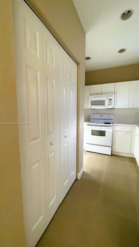 Tiny photo for 390 NE 35th Ave, Homestead, FL 33033 (MLS # A12006220)