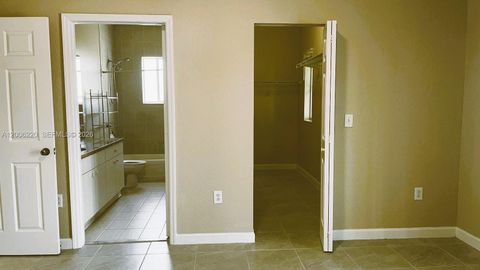 Tiny photo for 390 NE 35th Ave, Homestead, FL 33033 (MLS # A12006220)