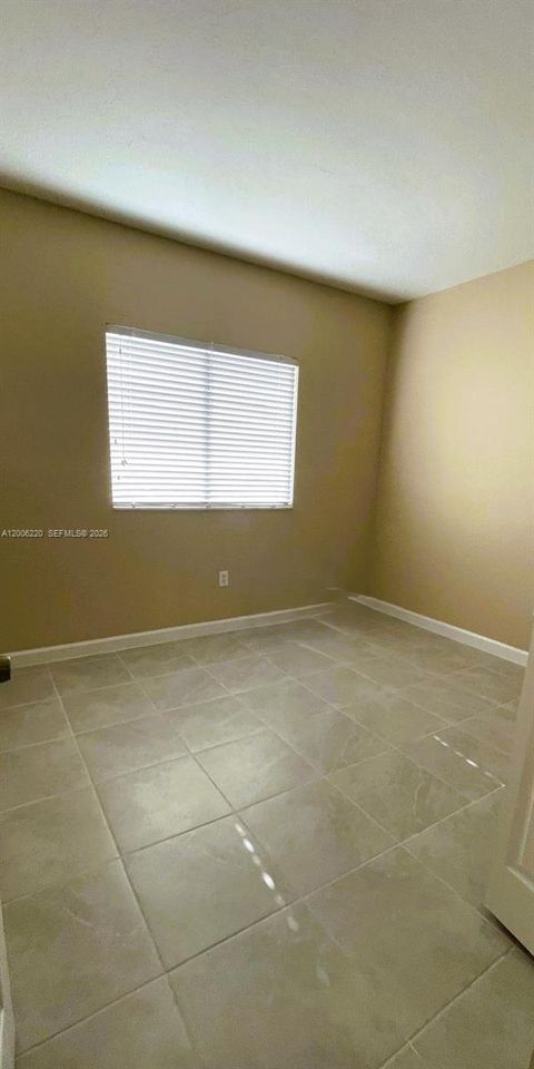 Tiny photo for 390 NE 35th Ave, Homestead, FL 33033 (MLS # A12006220)