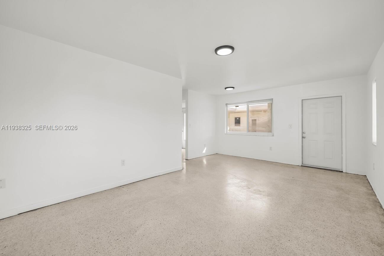 View photos, virtual tours, details... 501 NE 82nd Ter 8