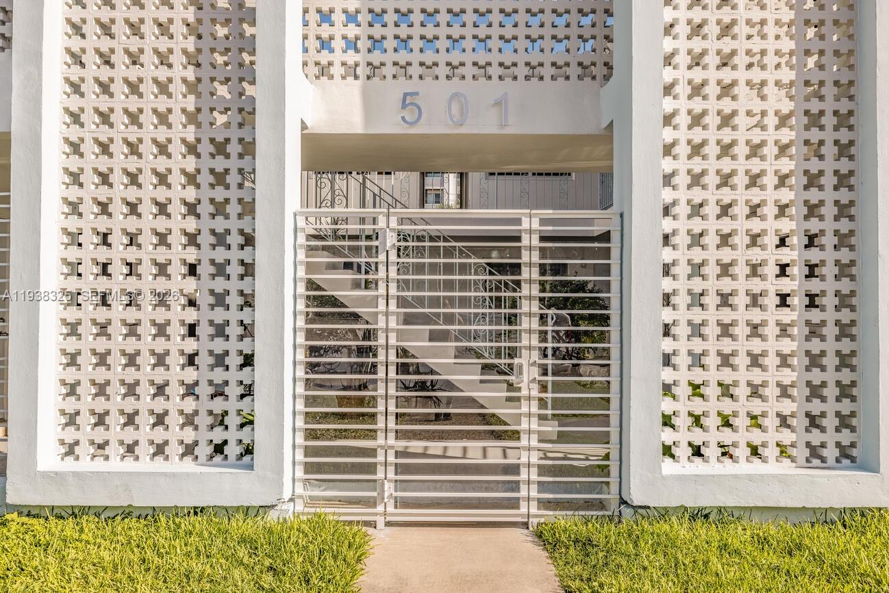 View photos, virtual tours, details... 501 NE 82nd Ter 8