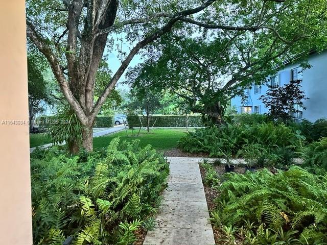 Photo 2 of 11 of 5605 SW 80th St 98B condo