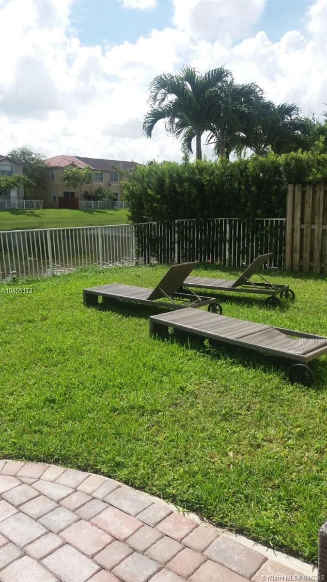 ISLANDS AT DORAL 1ST ADDN - Residential Lease